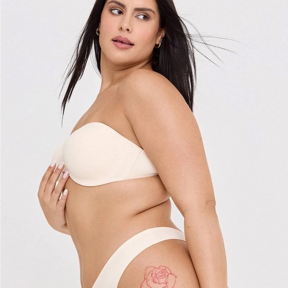 WHEREWITHAL The EveryWhere Underwire Front Closure Strapless Bra - Picture 2 of 15